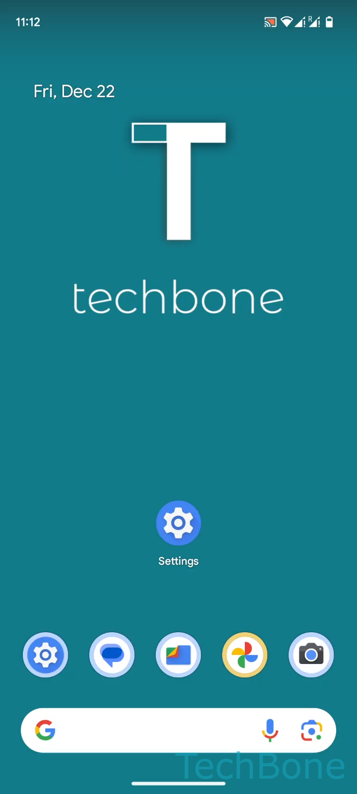 Turn On Flashlight – Android 14: step 1 – Swipe downwards with two fingers